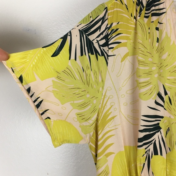 Bohme Floral Shauna Adjustable Short Sleeve Wrap Dress in Apricot - Picture 3 of 11